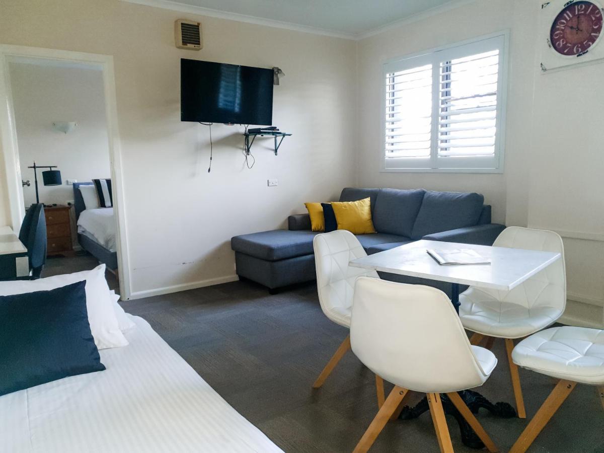 Bay & Basin Motel 3*